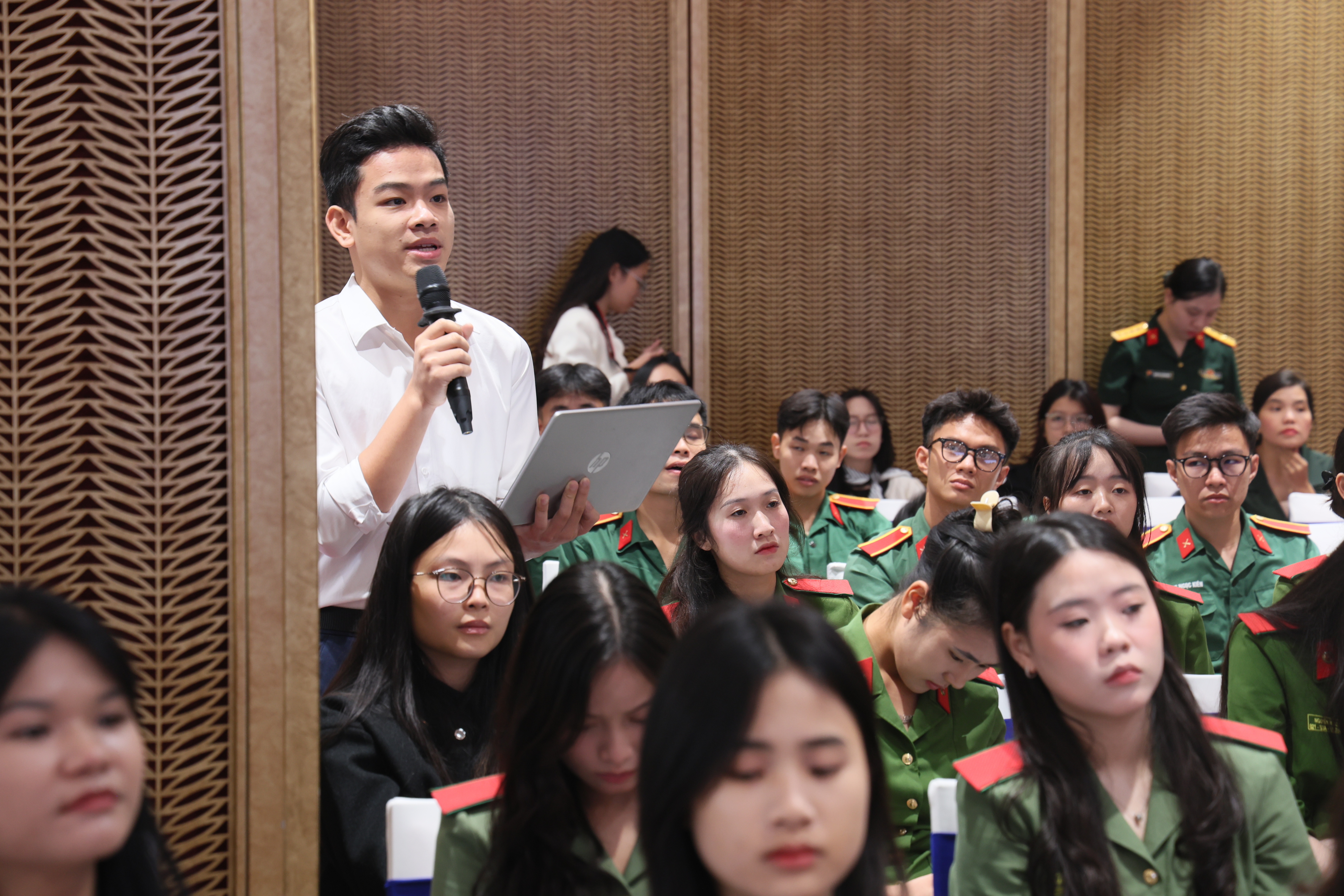 /UploadStore/admin/251030 anh dien dan/AT2A0159.JPG